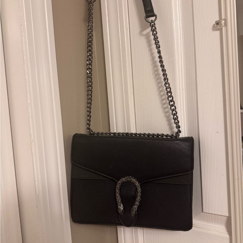 Elegant Black Leather Shoulder Bag
